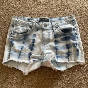 light/dark wash tie dye bootie jean shorts